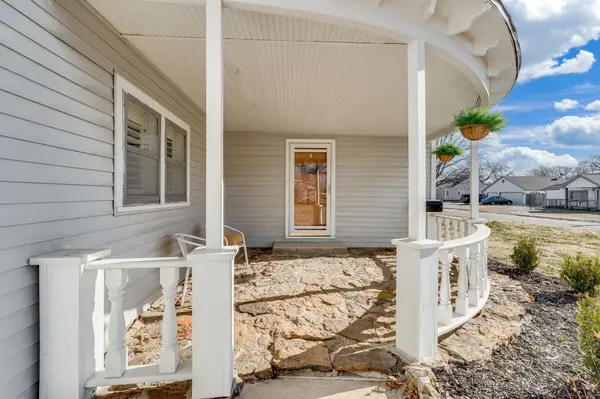 824 W Southerland Dr., Wichita, KS 67217