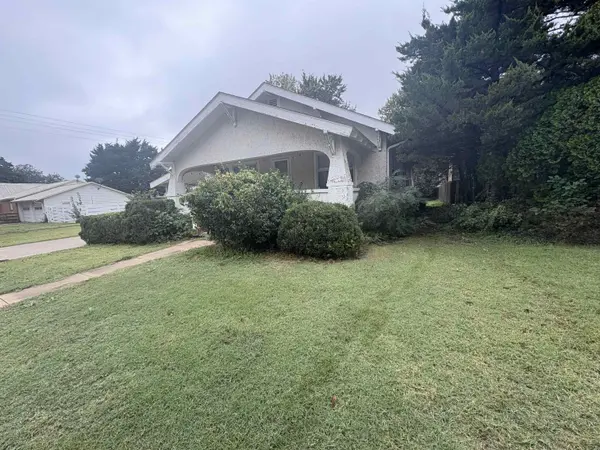 127 N 9th St, Kiowa, KS 67070