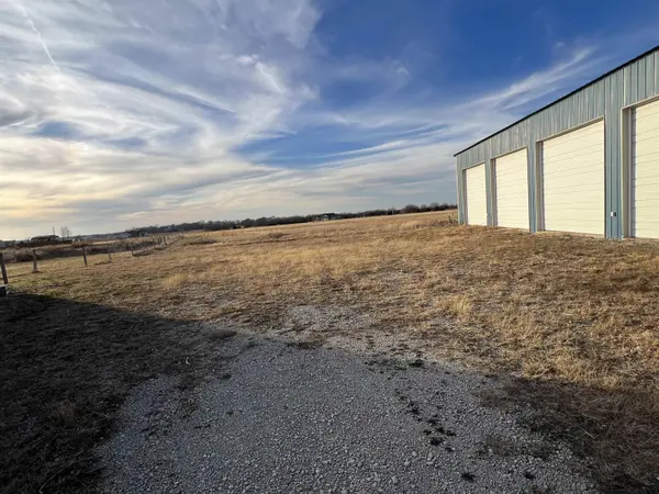 911 N GEUDA SPRINGS, Udall, KS 67146