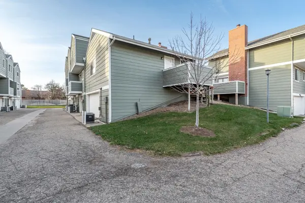 2021 N Broadmoor St, Wichita, KS 67206