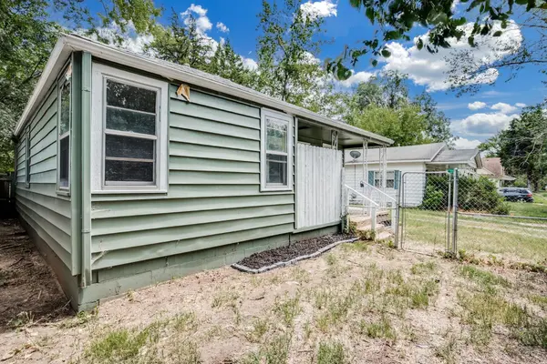 1732 Santa Fe, Wichita, KS 67211