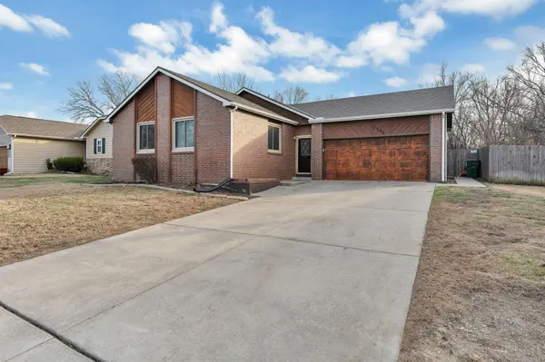 1666 S Willow Oak Ct, Wichita, KS 67230