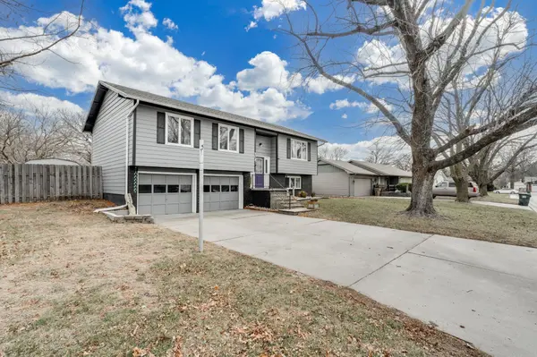 208 S Roupp, Hesston, KS 67062