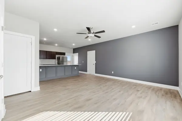 496 E Harper St, Valley Center, KS 67147-8948