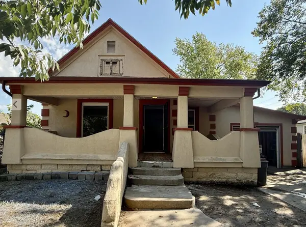 2012 N Wellington Pl, Wichita, KS 67203