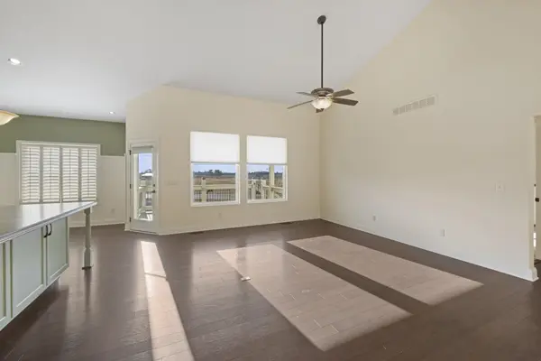 3810 N Rutgers Ct, Maize, KS 67101-3716
