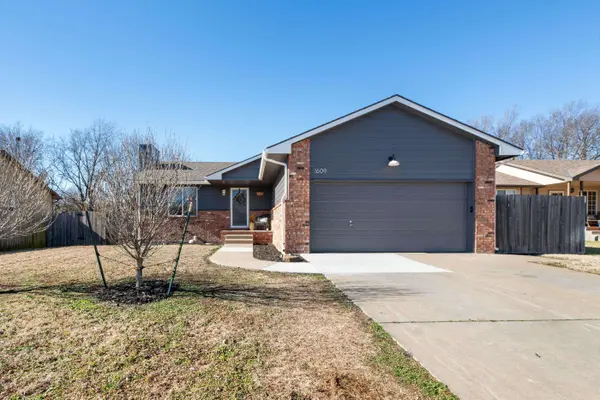 1609 N Prairie Run Cir, Mulvane, KS 67110