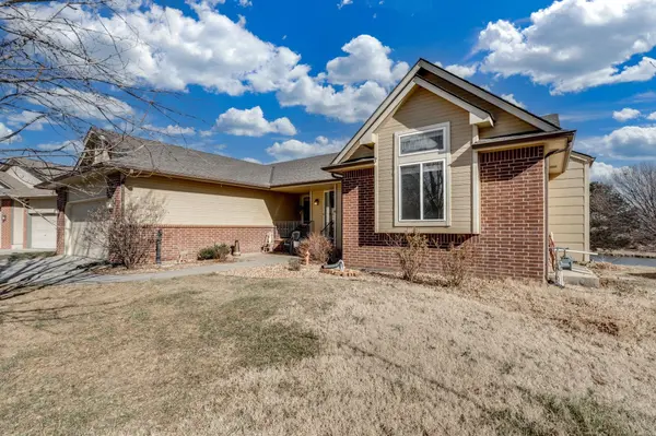2434 N Regency Lakes St, Wichita, KS 67226