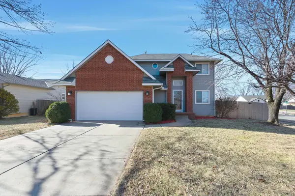 2002 N Parkdale Ct., Wichita, KS 67212-6438