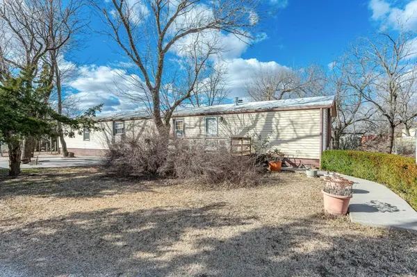 131 N Main St, Greenwich, KS 67055