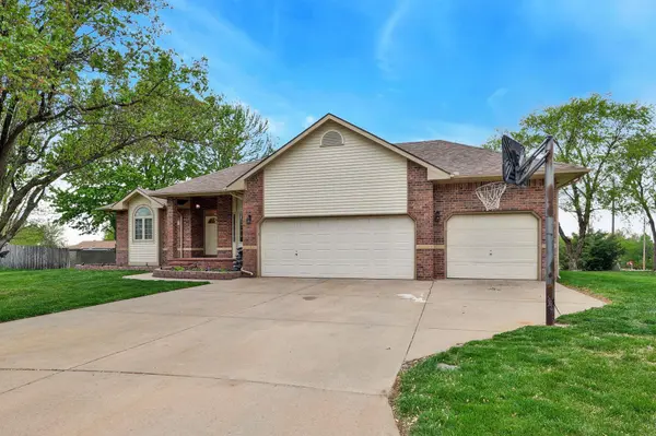 5 TAYLOR CT, Augusta, KS 67010
