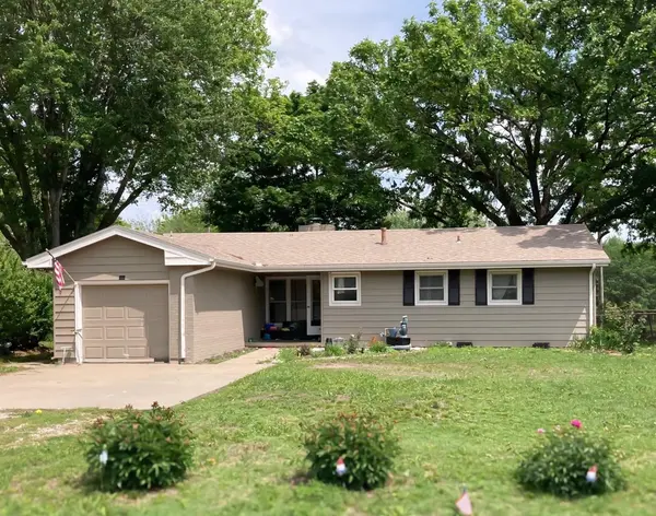 804 S Main St, Leon, KS 67074