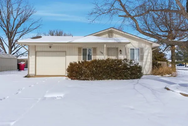 102 W Stewart Dr, Goddard, KS 67052
