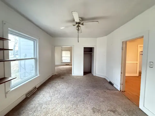 217 Crawford St, Clay Center, KS 67432