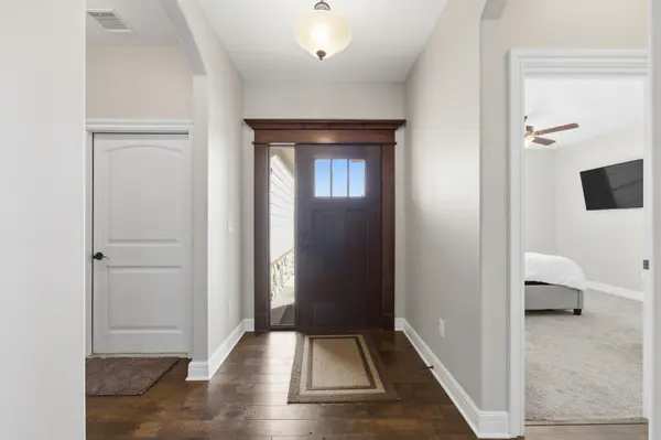 4883 N Prestwick Ave, Bel Aire, KS 67226-7633