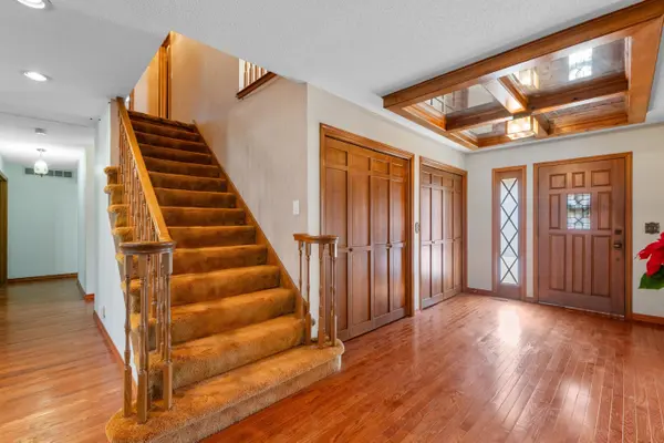 2420 N Greenleaf Ct, Wichita, KS 67226