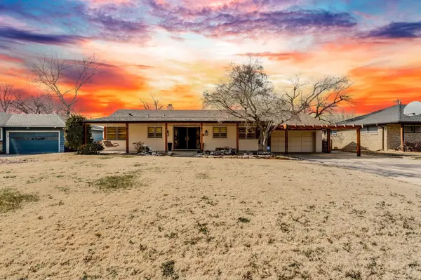 1317 N Parkwood Ln., Wichita, KS 67208-2727