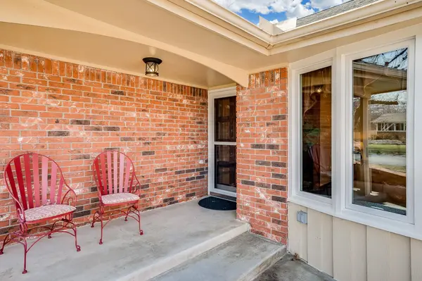 1547 N Caddy Ln, Wichita, KS 67212
