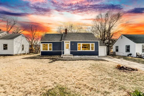 3009 E Maplewood Dr, Wichita, KS 67214