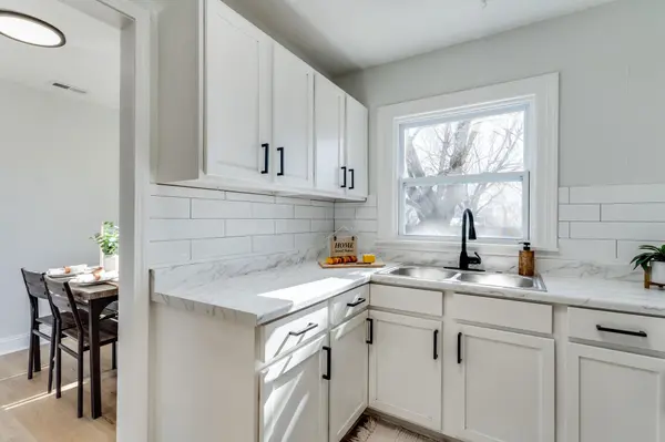 3009 E Maplewood Dr, Wichita, KS 67214
