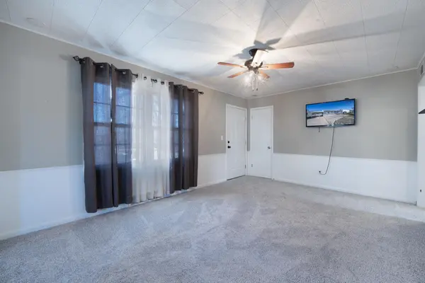 939 N Derby Ave, Derby, KS 67037