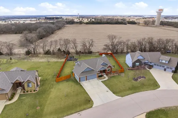 1233 E Bearhill Circle, Park City, KS 67147