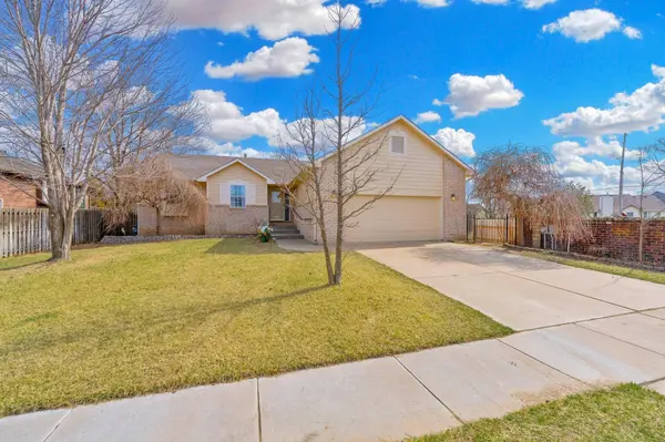 500 N Ridgehurst St, Wichita, KS 67230