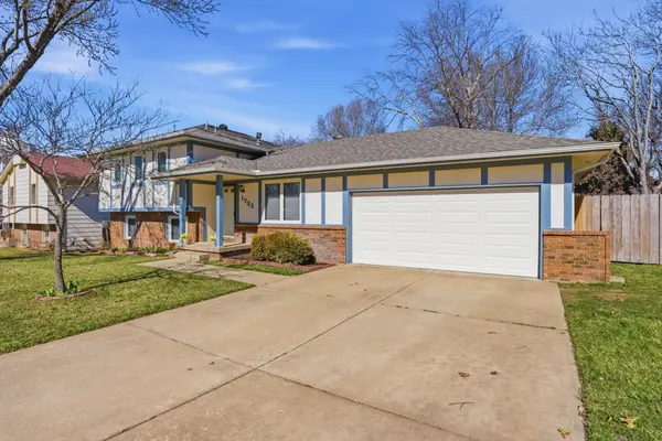 1722 Overlook Dr., Derby, KS 67037