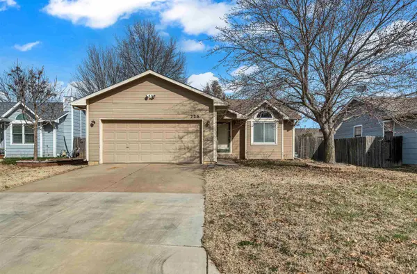 226 W Rosewood Ln,  Derby,  KS 67037