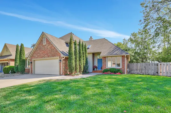 9303 E Bent Tree Cir, Wichita, KS 67226