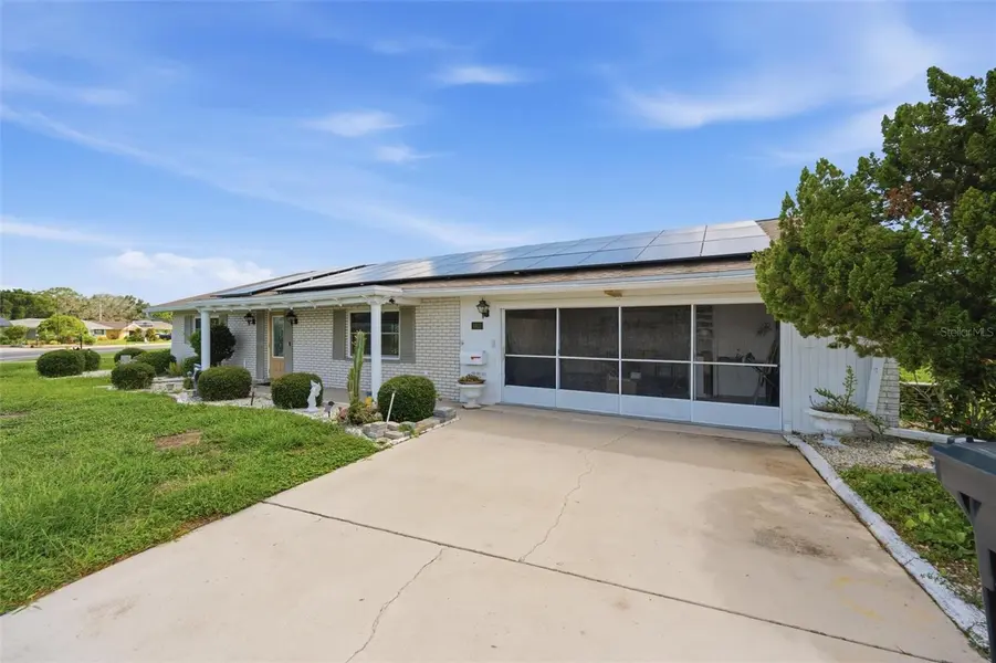 1811 MILFORD CIR, Sun City Center, FL 33573