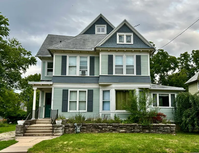 528 MT VERNON ST, Oshkosh, WI 54901