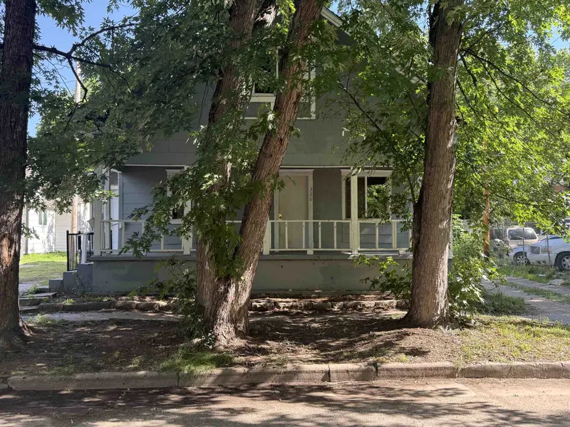 320 W 12th St N, Wichita, KS 67203