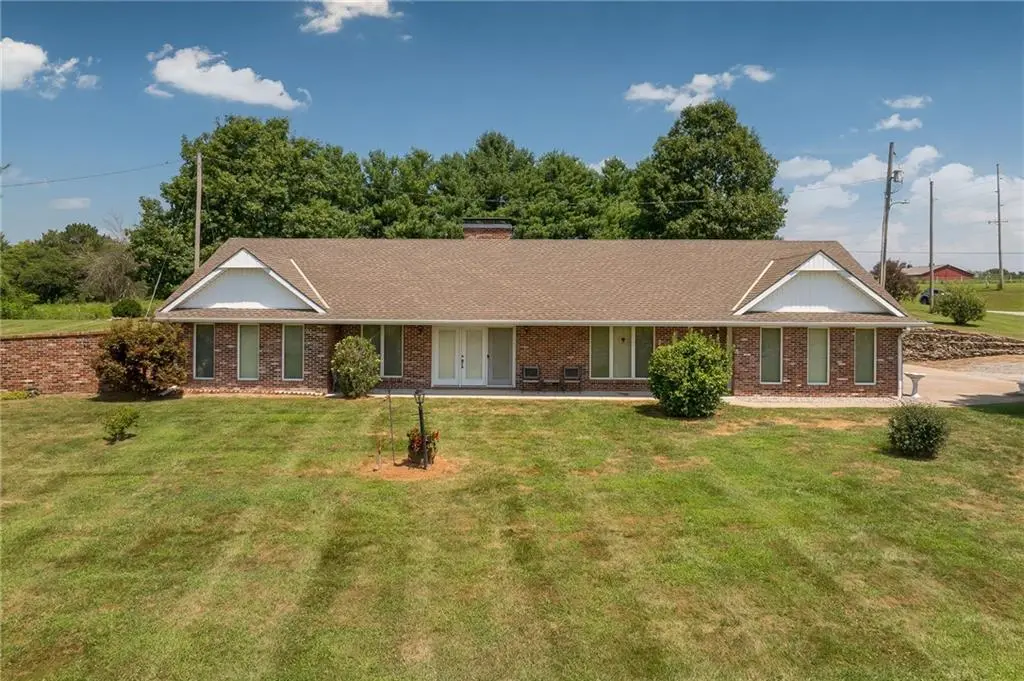 4902 S 33 HWY, Maysville, MO 64469