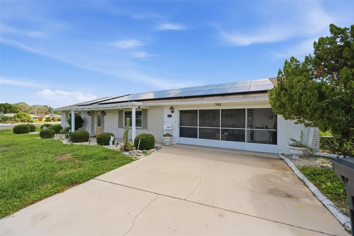 1811 MILFORD CIR, Sun City Center, FL 33573