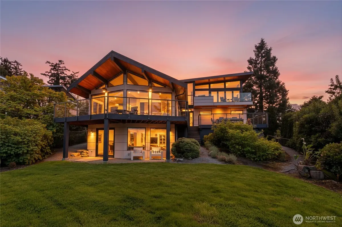 838 Sundown LN, Camano Island, WA 98282