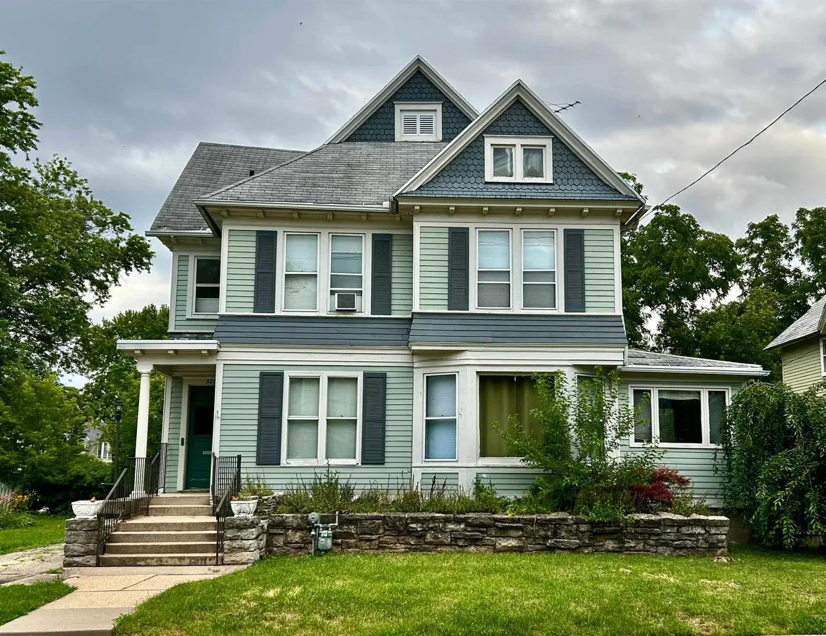528 MT VERNON ST, Oshkosh, WI 54901