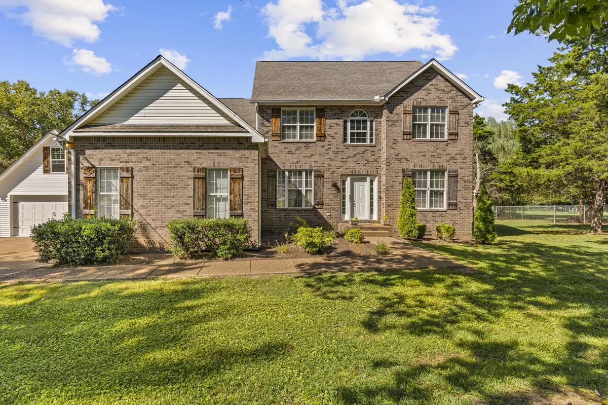 4005 Dell Dr, Mount Juliet, TN 37122