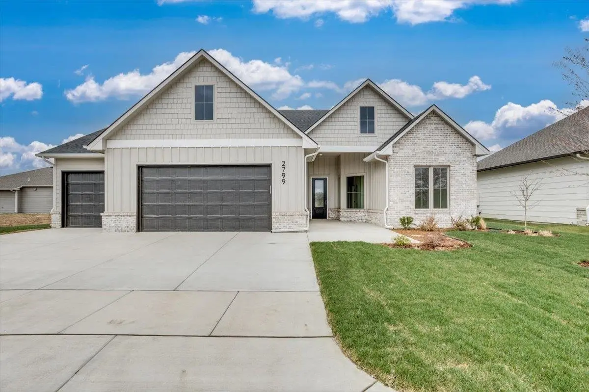2799 N Curtis Ct, Wichita, KS 67205