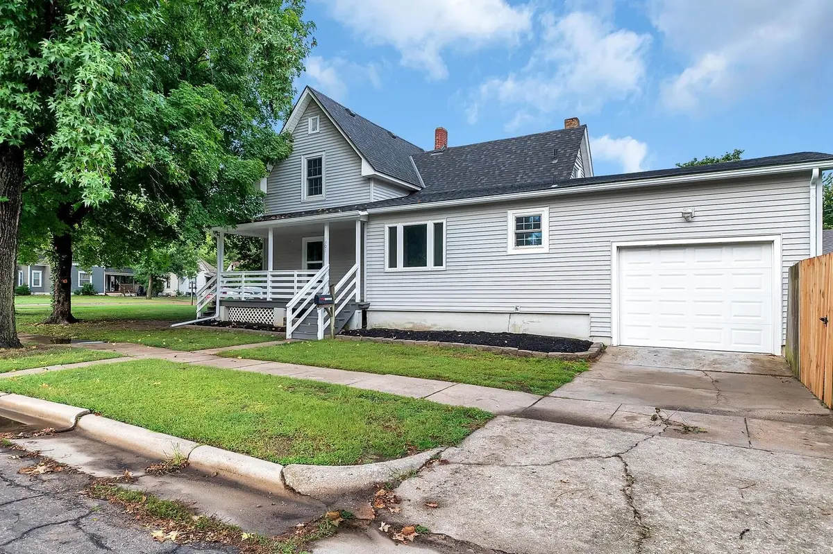 1301 E 11th Ave., Winfield, KS 67156