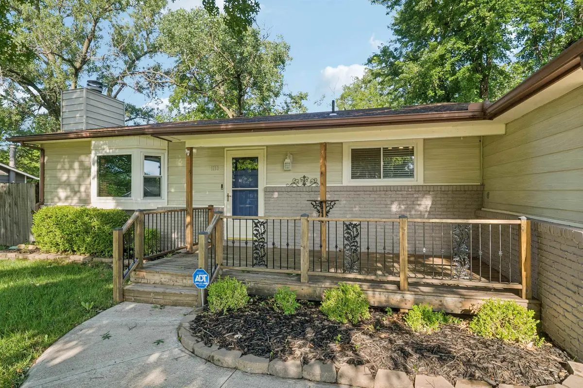 1713 N Terry Ln, Andover, KS 67002