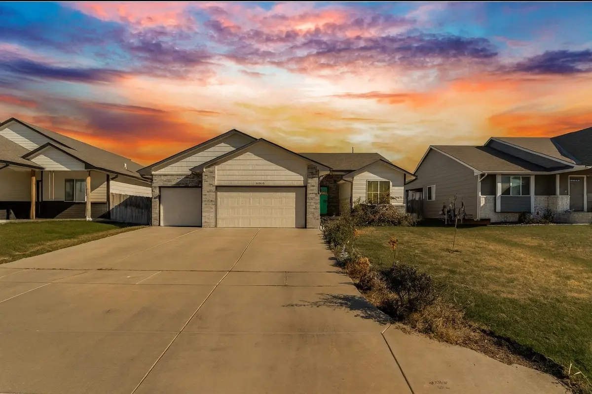 3040 N Susan Ln, Mulvane, KS 67110
