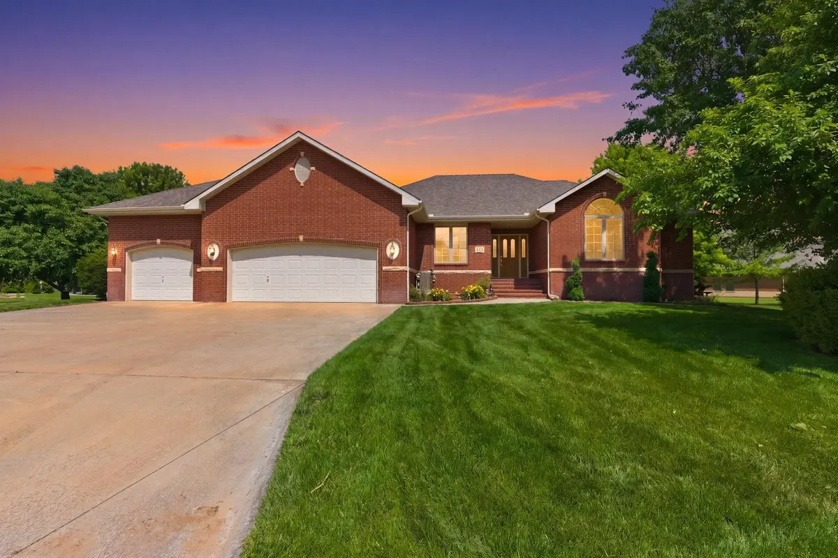 432 N Washington St, Cheney, KS 67025