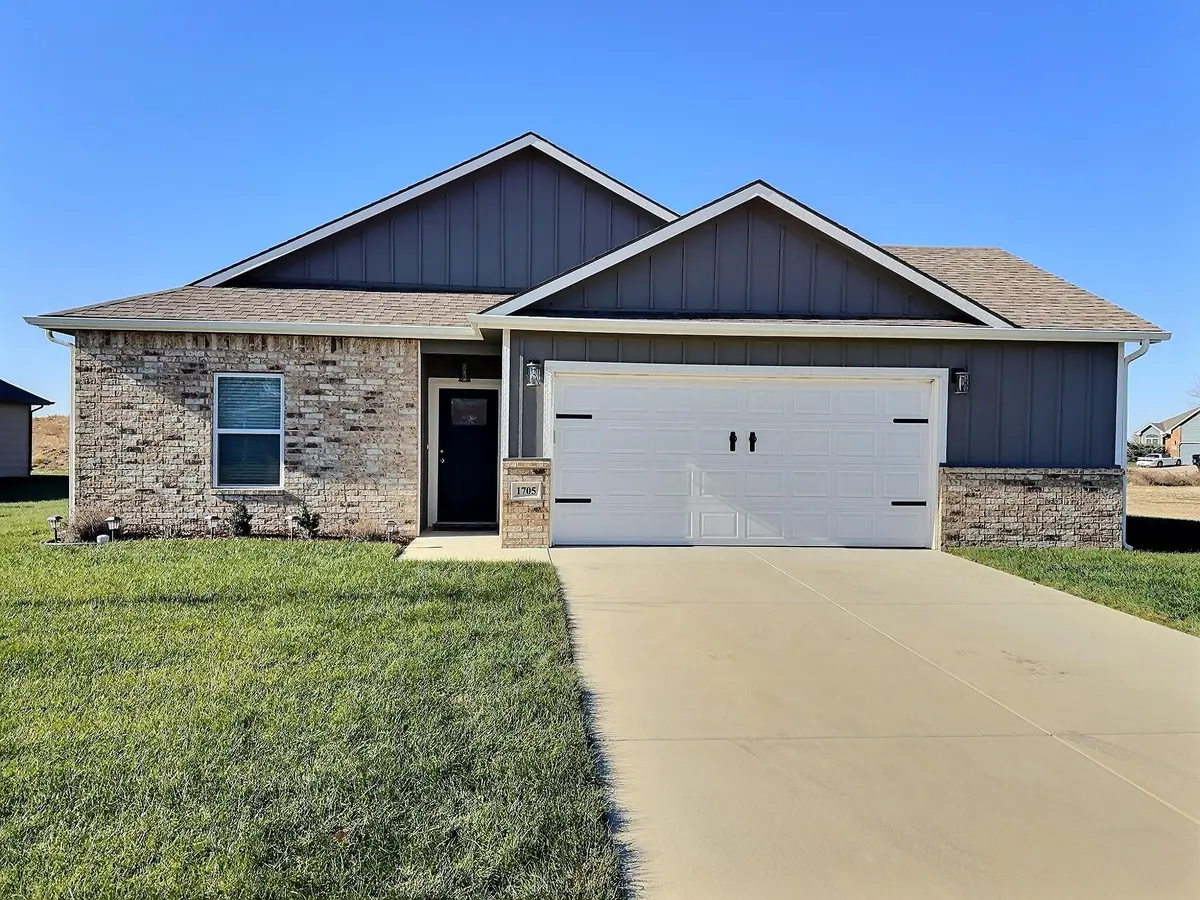 1705 Casey, Newton, KS 67114