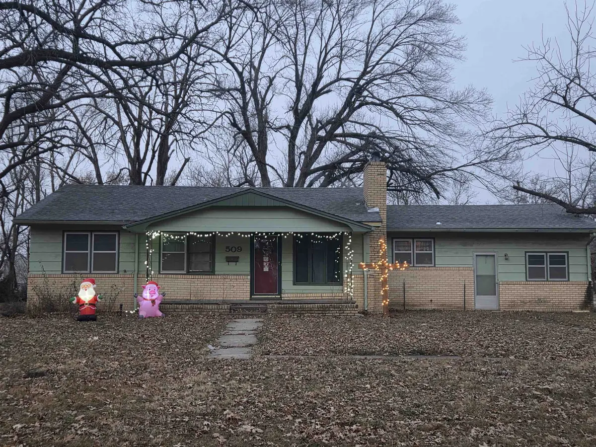 509 Harvey, Halstead, KS 67056