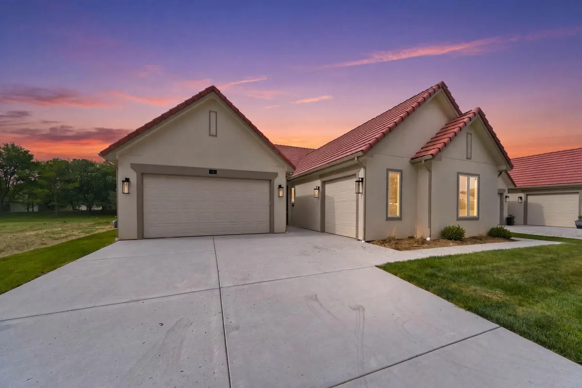 3 E Via Roma St, Wichita, KS 67230