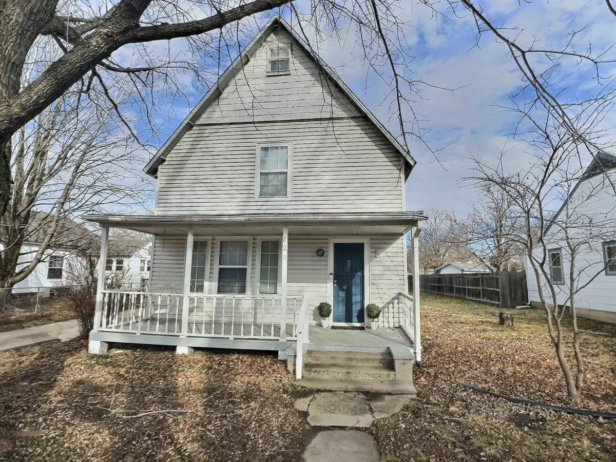 620 E 10th St, Newton, KS 67114