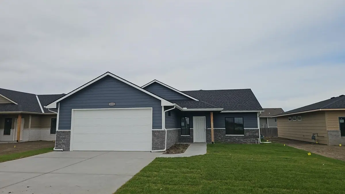 8998 E Forbes Cir., Bel Aire, KS 67226