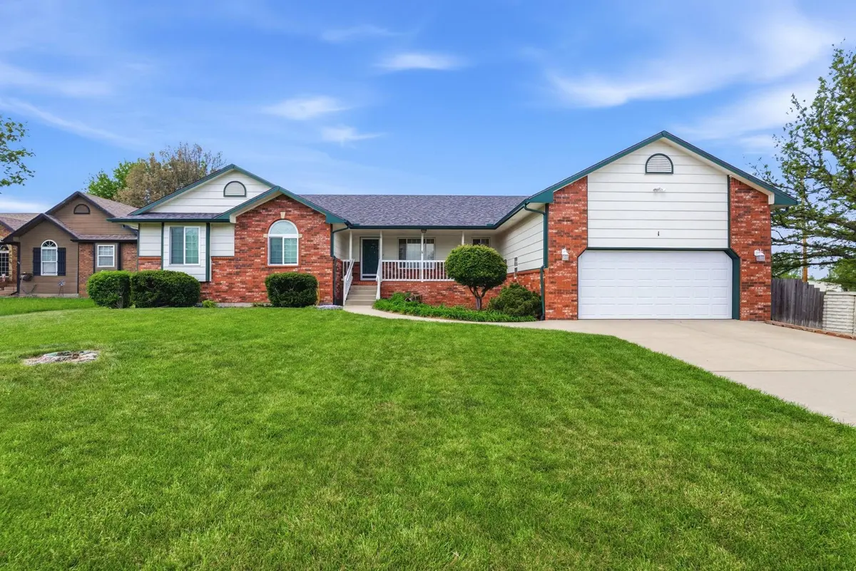 1 N Valley Oaks Ct., Valley Center, KS 67147