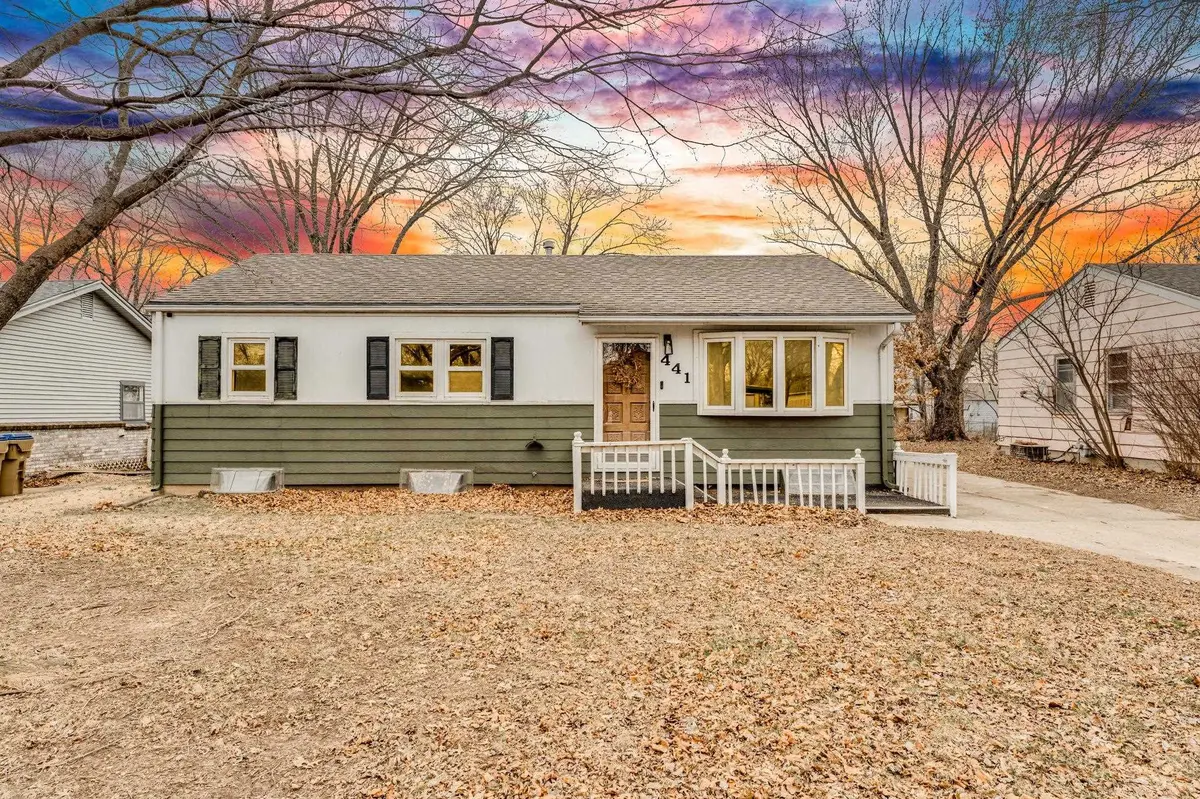 441 N 9th St, Towanda, KS 67144-8800